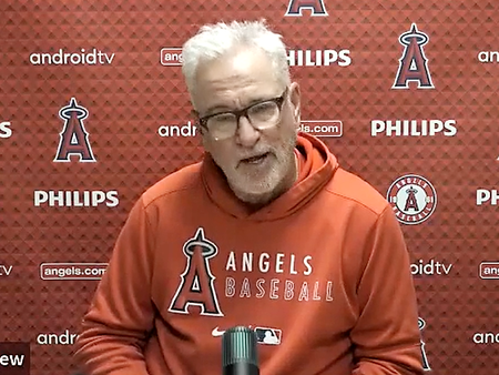 　試合後のオンライン会見で大谷について話すマドン監督