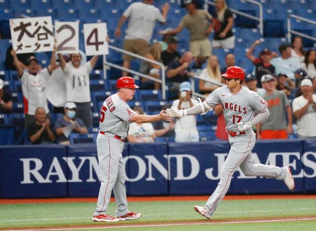 大谷　１番で初の先頭打者弾＆絶妙バント安打　同点演出もチームは押し出し死球４連敗