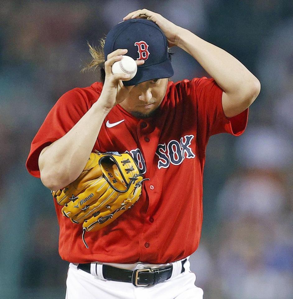 　ロイヤルズ戦の６回途中に２番手で登板し、１回１／３を１安打無失点で４勝目を挙げたレッドソックス・沢村＝ボストン（ゲッティ＝共同）