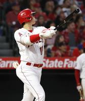 大谷翔平 ルース超え二刀流最多３０号 米記者「目撃している私たちは