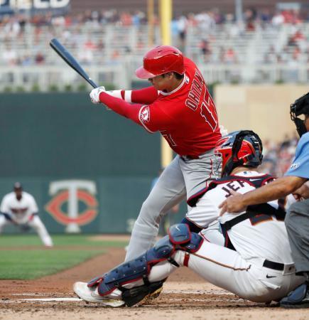 　ツインズ戦の４回、二ゴロに倒れるエンゼルス・大谷＝ミネアポリス（共同）