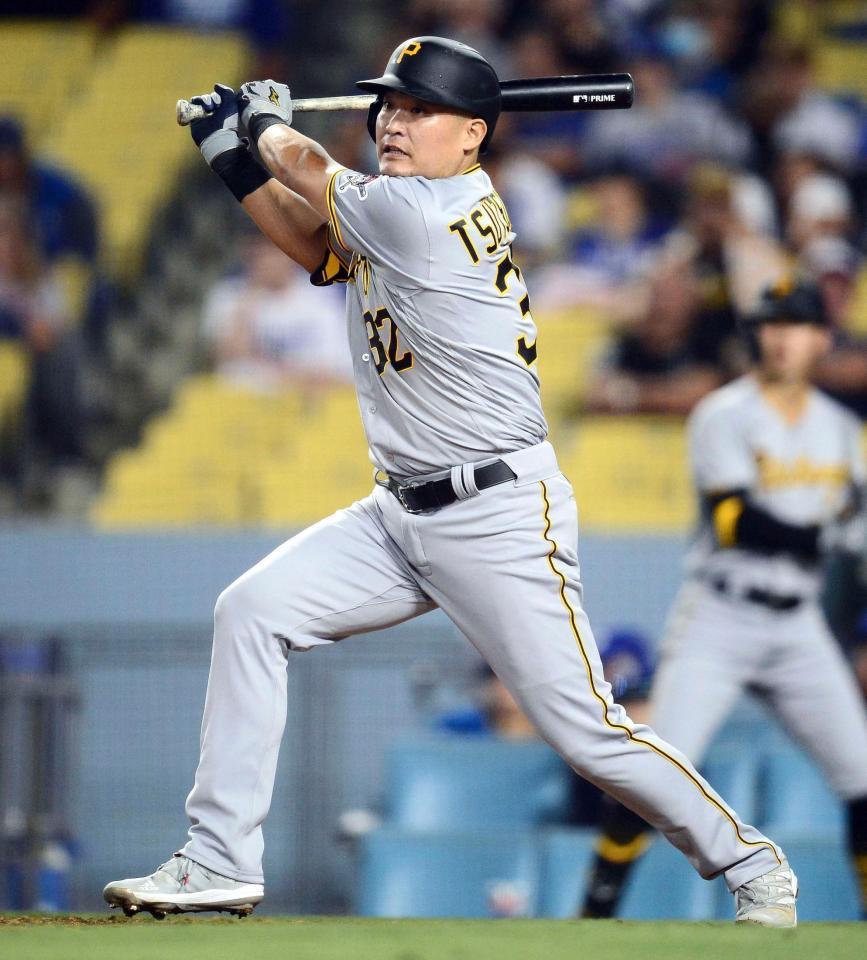 パイレーツに移籍した筒香が、ドジャース戦の９回に代打で初出場し、二塁打を放つ＝ロサンゼルス（ＵＳＡトゥデー・ロイター＝共同）