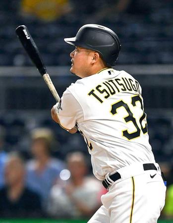 　７回、代打で３号ソロを放つ筒香（ゲッティ＝共同）