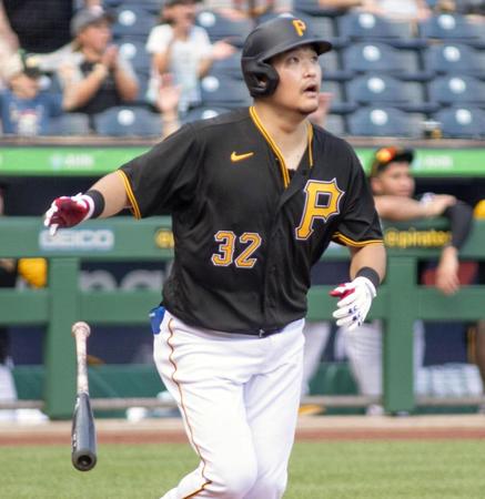 　９回、今季５号のサヨナラ３ランを放つパイレーツ・筒香＝ピッツバーグ（ＵＰＩ＝共同）