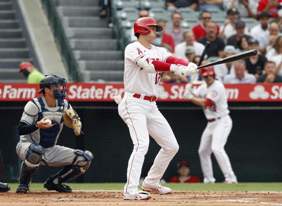 　１回、空振り三振に倒れたエンゼルス・大谷＝アナハイム（共同）