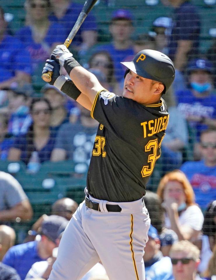 　カブス戦の１回、２試合連続となる７号ソロを放つパイレーツ・筒香＝シカゴ（ＵＳＡトゥデー・ロイター＝共同）