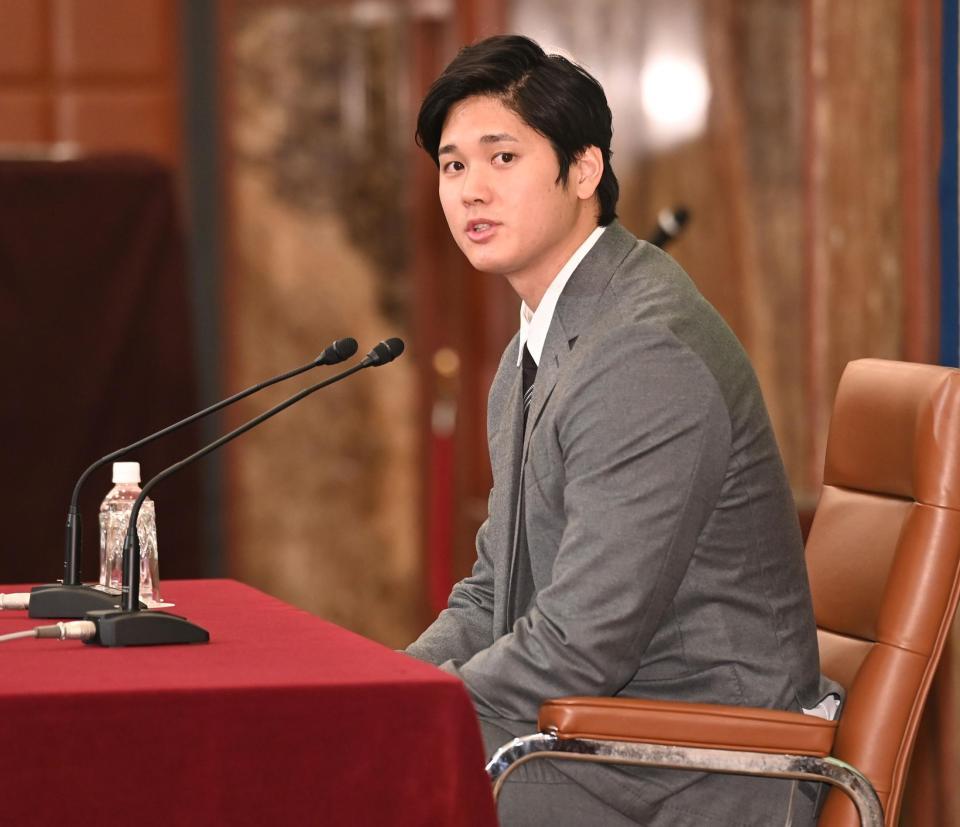 　会見する大谷翔平（撮影・高石航平）