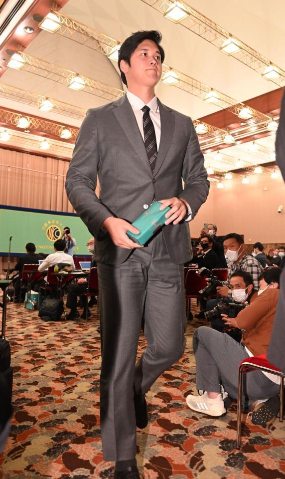 　会場を後にする大谷翔平（撮影・高石航平）