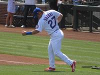 試合前にウォームアップをする鈴木（撮影・小林信行）