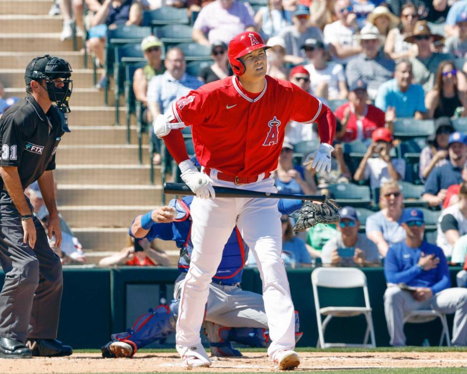 　１回、四球を選んだ大谷（共同）