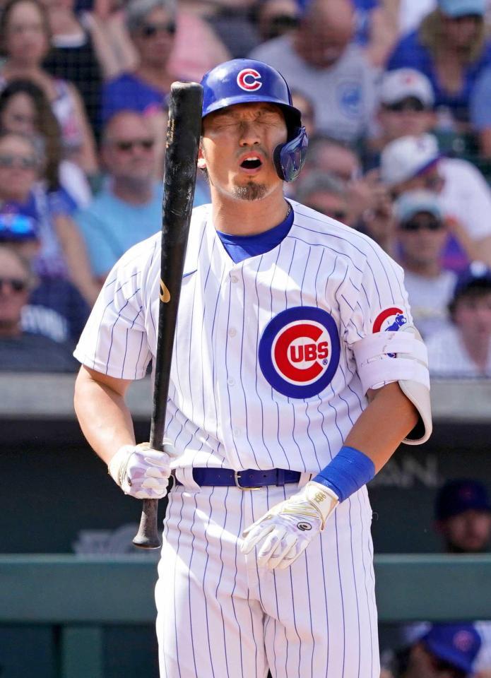 　３回、見逃し三振に倒れたカブス・鈴木（共同）