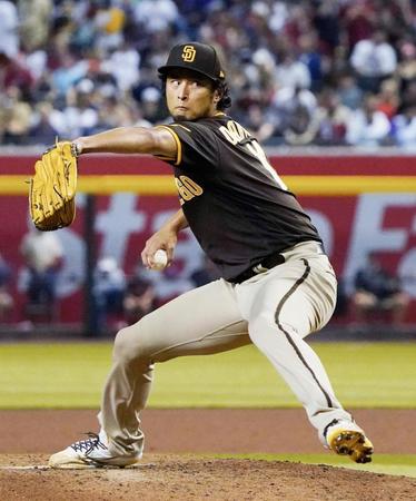 　ダイヤモンドバックスとの開幕戦に先発し、６回を無安打無失点と好投したパドレスのダルビッシュ＝フェニックス（共同）