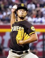 　ダイヤモンドバックスとの開幕戦に先発し、６回を無安打無失点と好投したパドレスのダルビッシュ＝フェニックス（共同）