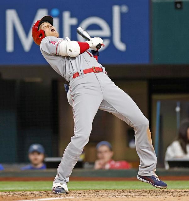 大谷翔平ヒヤリ　あわや頭部死球の一球に声出してよける　２三振で29打席ノーアーチ