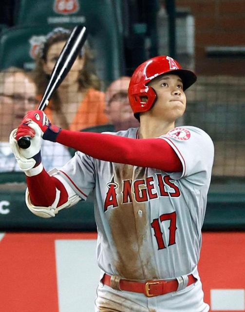 泥だらけの大谷翔平　初回に四球＆２点二塁打で６得点　リアル二刀流、今季初勝利へ好スタート