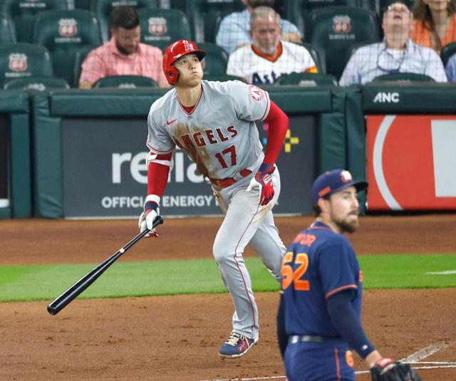 大谷翔平　メジャー史上初、「１番・投手」で登板前に２打席　「歴史的瞬間」の声