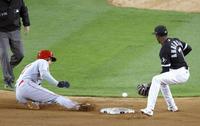 　８回、二盗を決めるエンゼルス・大谷＝シカゴ（共同）