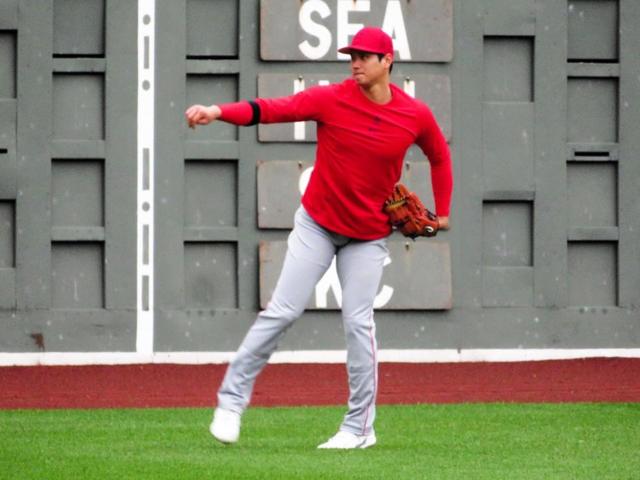 大谷翔平、3番で5戦ぶり5号に期待 試合前には敵地ファンにサイン会