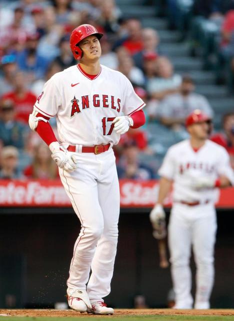 大谷翔平、第2打席で死球受け本拠地大ブーイング