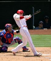 ブルージェイズ戦の３回、中越えに２打席連続となる11号２ランを放つエンゼルス・大谷＝アナハイム（共同）