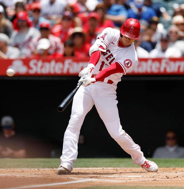 大谷、今季３度目２打席連発１０、１１号　６戦ぶり快音で外野手４人シフト打破