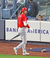 　ダブルヘッダー第２試合の４回、空振り三振に倒れた大谷