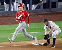 ダブルヘッダー第２試合の７回、遊ゴロに倒れた大谷