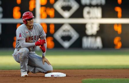 　フィリーズ戦の１回、二盗に失敗したエンゼルス・大谷＝フィラデルフィア（共同）