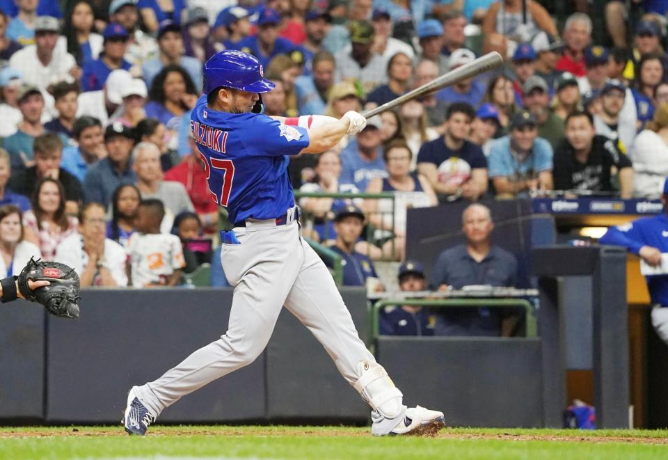 　５回、２試合連続となる６号２ランを放つ鈴木（共同）