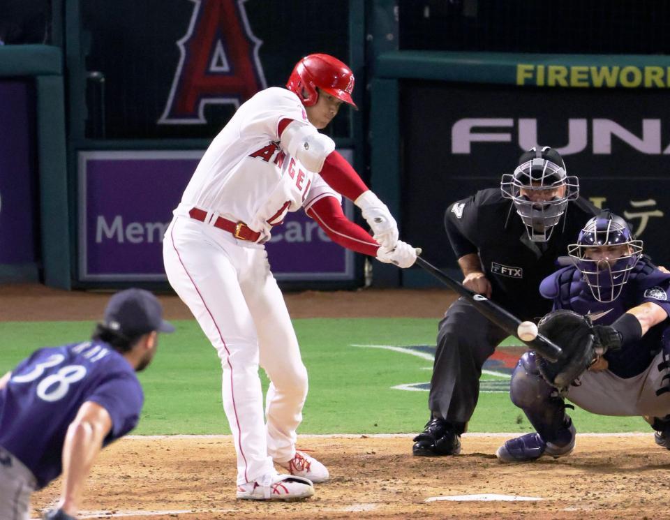 ５回、三塁打を放つ大谷