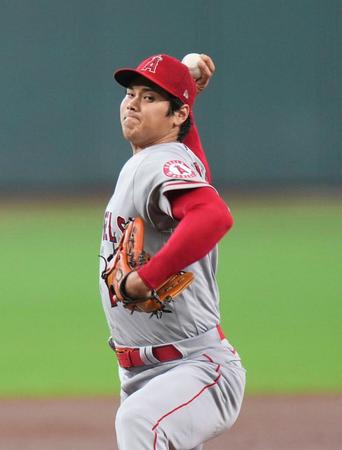 　先発登板し、５回を６安打１失点で１２勝目を挙げた大谷