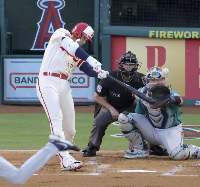 二刀流出場の大谷翔平、初回から躍動　２奪三振＆フェン直先制適時二塁打　自己最多タイ１３８安打に