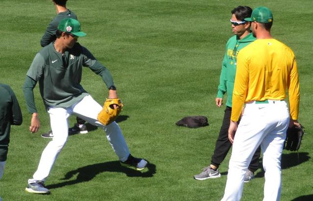 アスレチックス・藤浪「力まないように」米実戦デビューで大谷と９年ぶり投げ合い