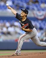 　右肘手術から復帰してマーリンズ戦に先発し、５回０／３を１失点で負け投手になったツインズ・前田＝マイアミ（共同）