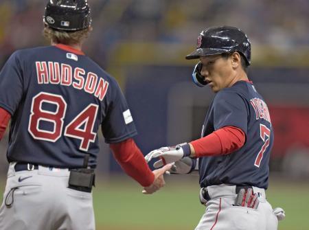 　レイズ戦の２回、左前打で出塁したレッドソックス・吉田。４打数１安打だった＝セントピーターズバーグ（ＡＰ＝共同）