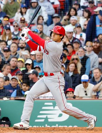 　６回、中前適時打を放つ大谷