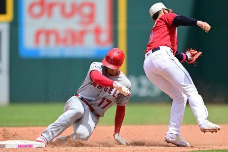 大谷、１安打１打点１盗塁　鈴木２号ソロ、菊池５失点