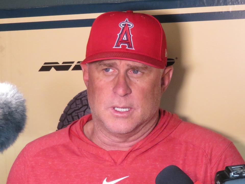 　エンゼルス・ネビン監督