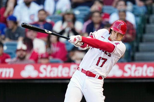 大谷翔平が打席で絶叫「ヘイ！！ヘイ！！」ファウルがあわやカブスベンチへ→被害なく安堵の表情　第１打席は二塁打