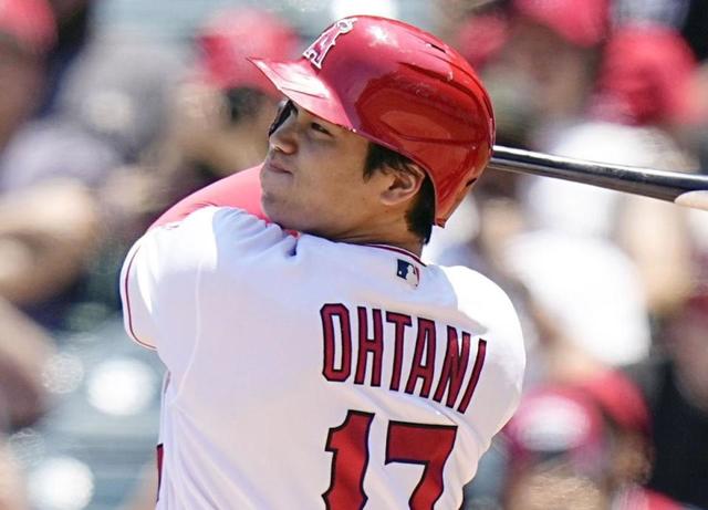 大谷翔平が首振り「ＮＯ！ＮＯ！ＮＯ！」ストライクの判定に思わず　ベースに砂かけたネビン監督は退場処分に