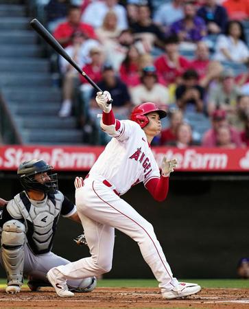 　１回、三塁打を放つ大谷