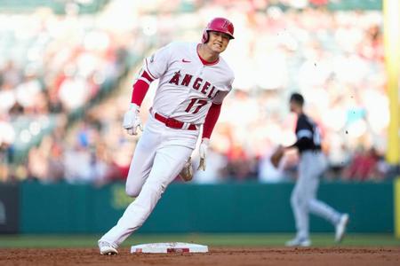 　１回、三塁打を放ち走る大谷（ＡＰ＝共同）