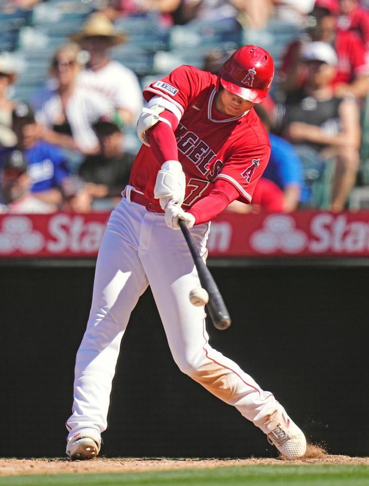 　９回、２９号２ランを放つ大谷