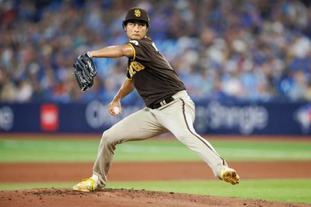　先発し、６回４安打無失点で７勝目を挙げたダルビッシュ（ゲッティ＝共同）