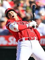 　３回、内角球にのけ反る大谷