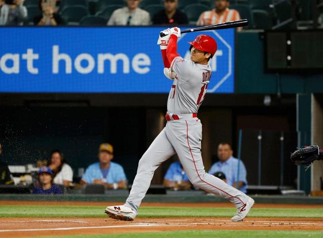 大谷翔平に敵地のファンが異例の熱烈大歓迎　プラカード掲げ「テキサスに来て！」の大合唱