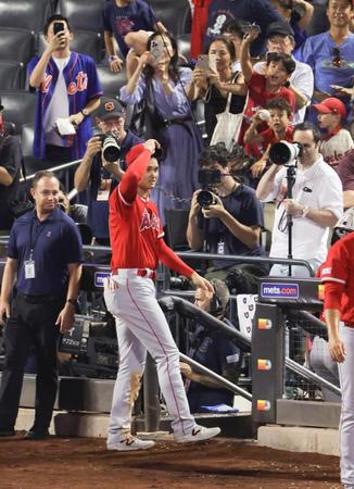 　メッツに勝利し引き揚げる大谷