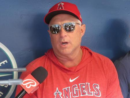 試合前に大谷の欠場を示唆したネビン監督（撮影・小林信行）