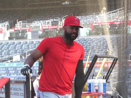 　エンゼルス・アデル