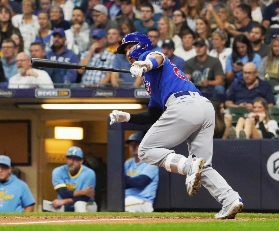 　５回、左前打を放つカブス・鈴木誠也（共同）